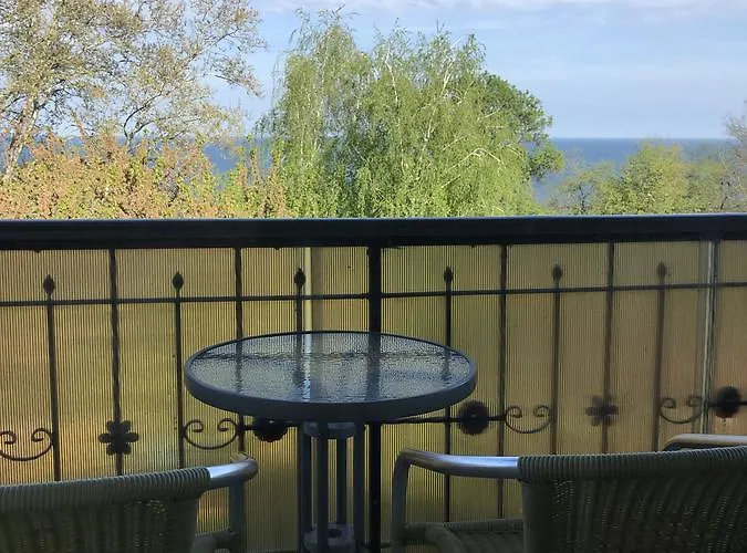 Apartment On Chernomorskaya 2A